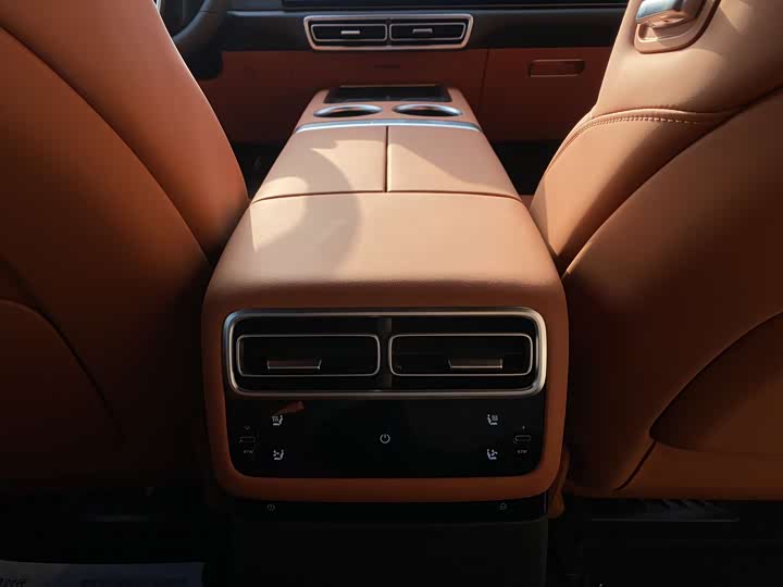 Фото 9 - LiXiang L7