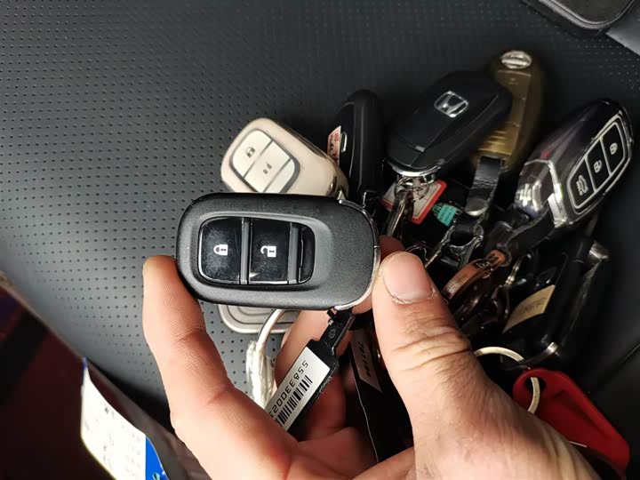 Фото 9 - Honda Vezel