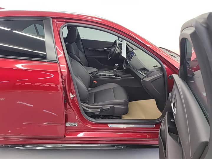 Фото 8 - Cadillac CT4