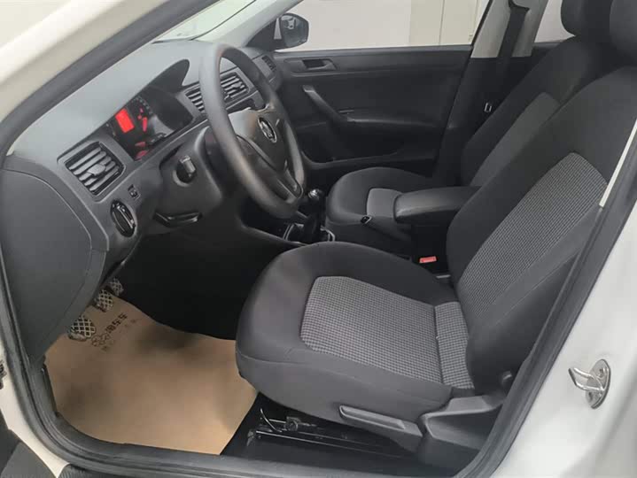 Фото 9 - Volkswagen Santana