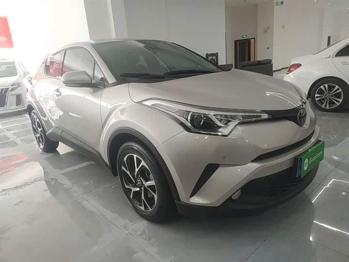 Фото 4 - Toyota C-HR