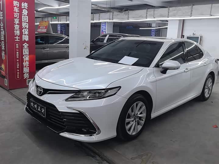 Фото 1 - Toyota Camry