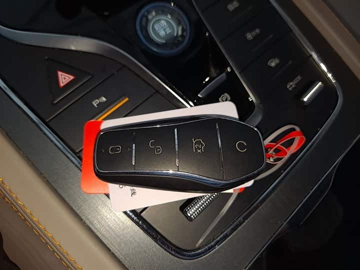 Фото 9 - BYD Yuan Plus