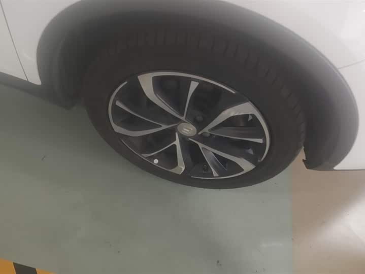 Фото 6 - Geely Emgrand GS