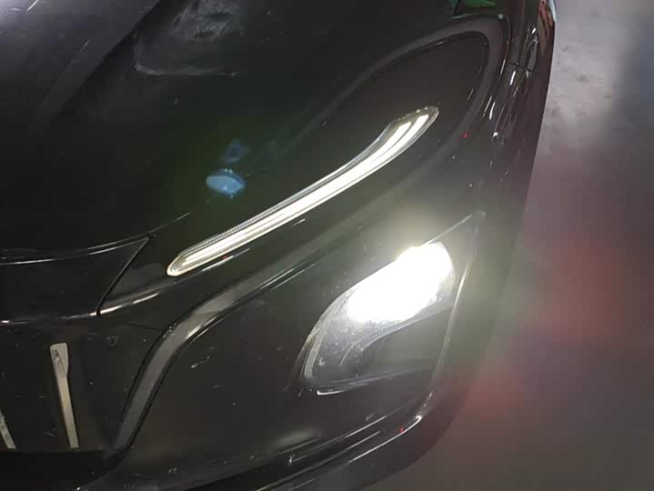 Фото 5 - Hongqi E-QM5