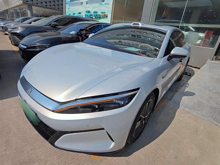 Фото 2 - BYD Han L