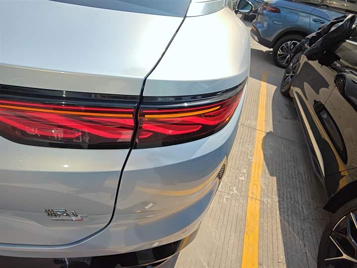 Фото 8 - BYD Han L