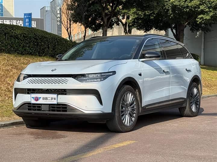 Фото 1 - Leapmotor C11