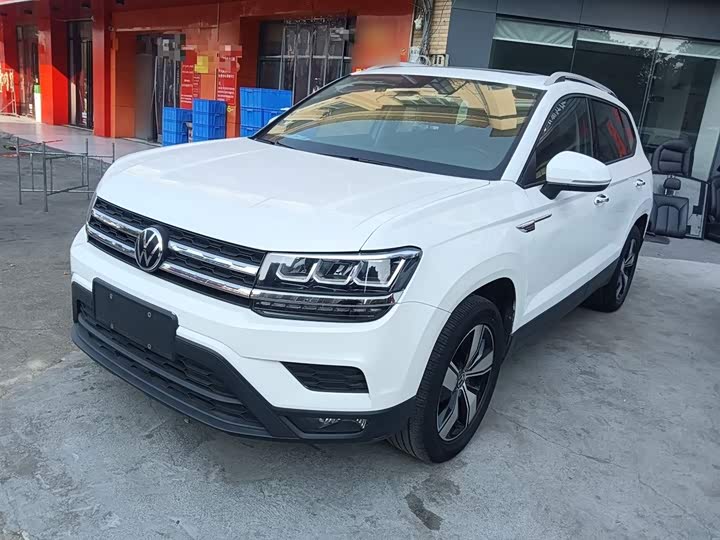 Фото 2 - Volkswagen Tharu