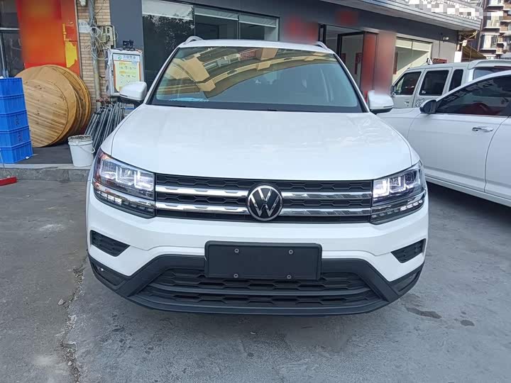 Фото 3 - Volkswagen Tharu