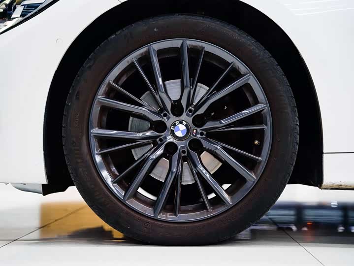 Фото 9 - BMW 3 Series