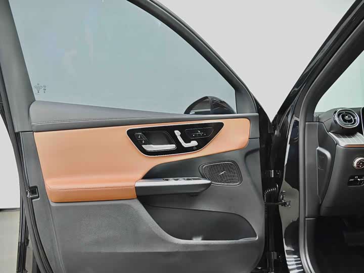 Фото 8 - Mercedes-Benz GLC-Class