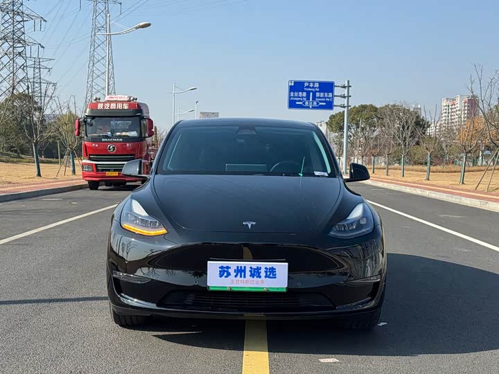 Фото 3 - Tesla Model Y