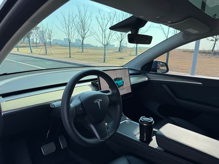 Фото 6 - Tesla Model Y