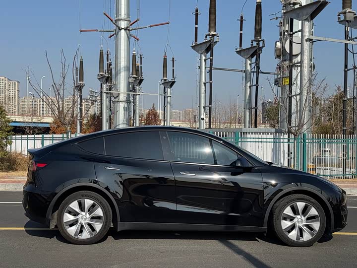 Фото 8 - Tesla Model Y