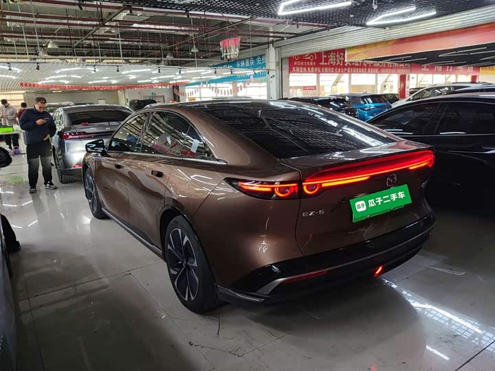 Фото 5 - Mazda EZ-6