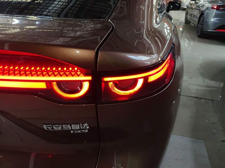 Фото 8 - Mazda EZ-6