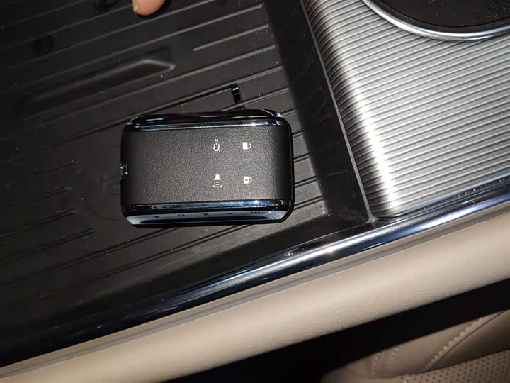 Фото 9 - Mazda EZ-6