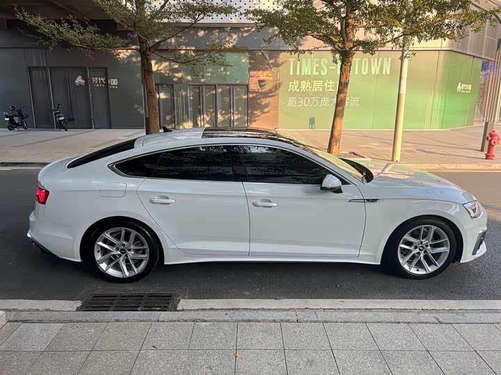 Фото 2 - Audi A5