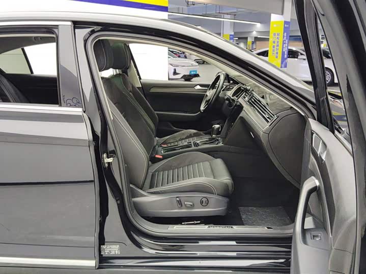 Фото 8 - Volkswagen Magotan