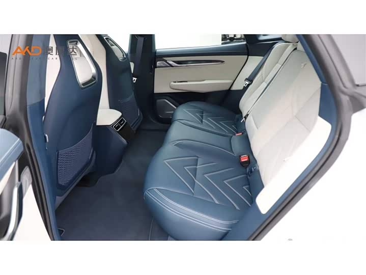 Фото 7 - Zeekr 001