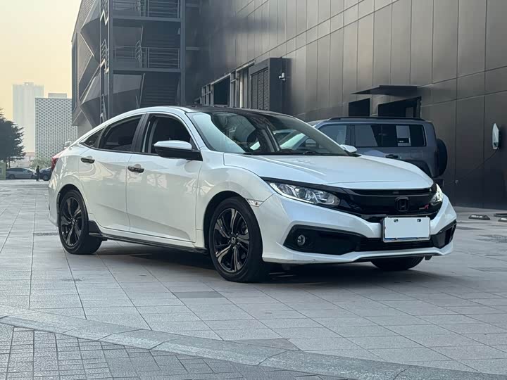 Фото 3 - Honda Civic