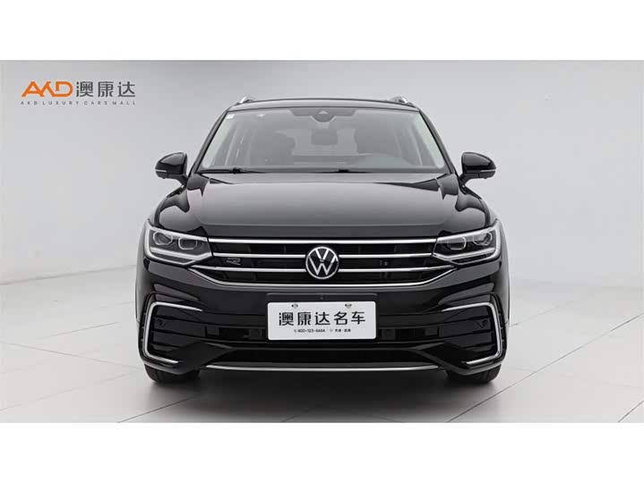 Фото 2 - Volkswagen Tiguan L Pro