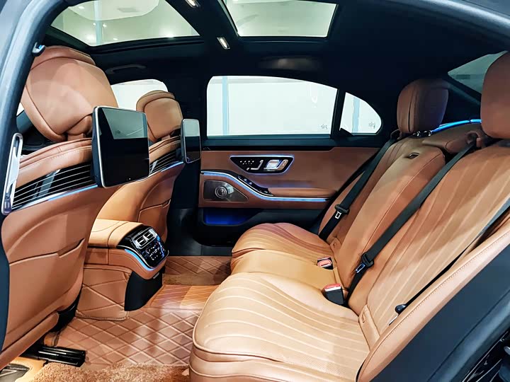 Фото 9 - Mercedes-Benz S-Class