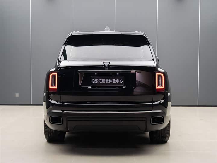 Фото 6 - Rolls-Royce Cullinan