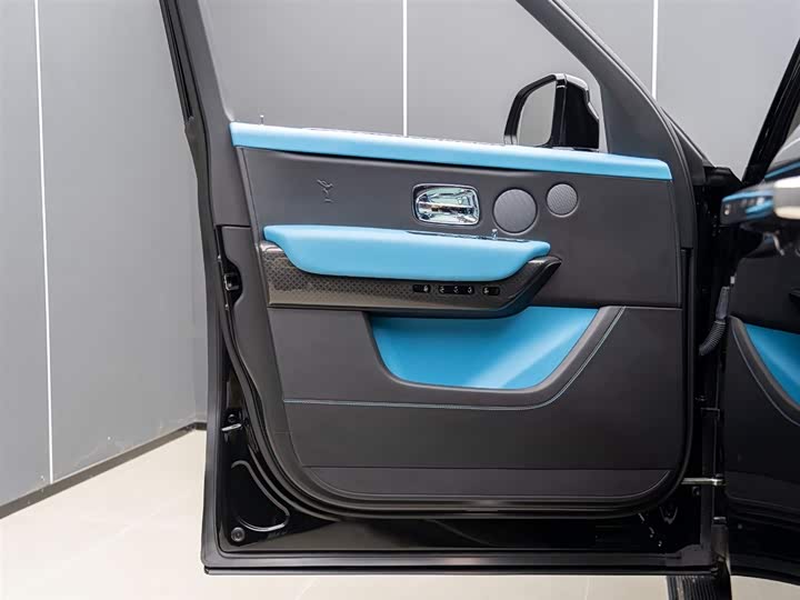 Фото 7 - Rolls-Royce Cullinan