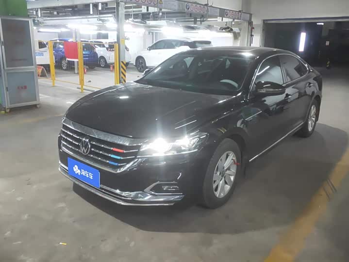 Фото 1 - Volkswagen Passat