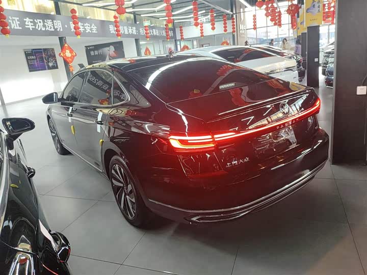 Фото 5 - Volkswagen Passat