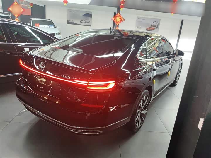 Фото 7 - Volkswagen Passat