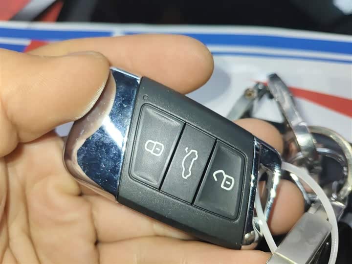 Фото 9 - Volkswagen Passat