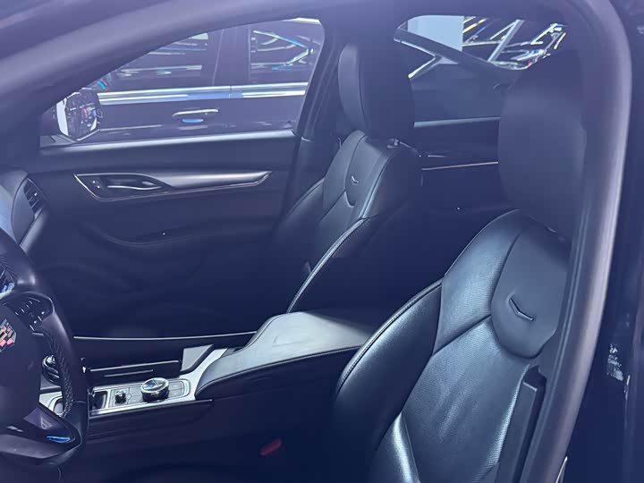 Фото 9 - Cadillac CT5