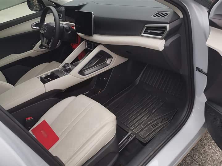 Фото 8 - BYD Yuan Up