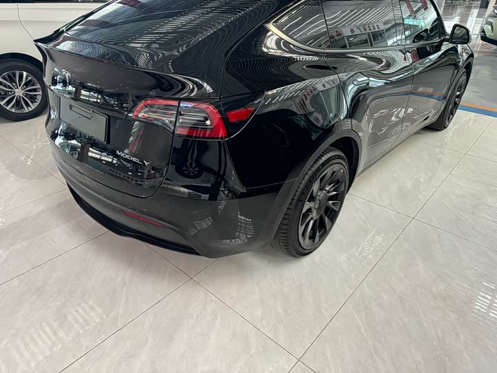 Фото 9 - Tesla Model Y