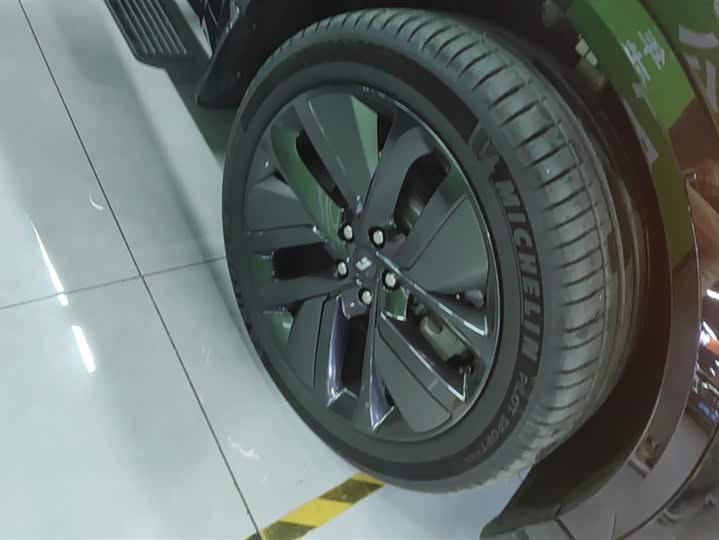 Фото 6 - LiXiang L9