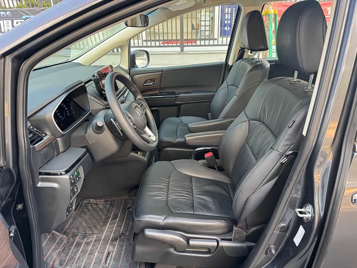 Фото 7 - Honda Odyssey