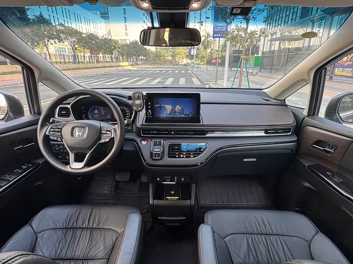 Фото 8 - Honda Odyssey