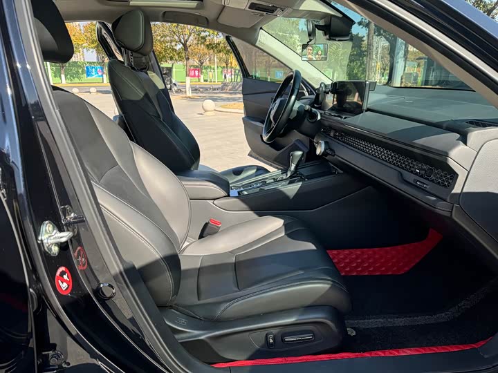 Фото 6 - Honda Accord