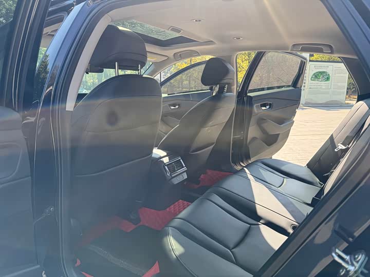 Фото 8 - Honda Accord