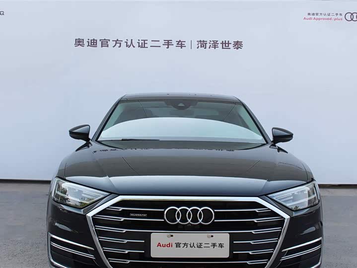 Фото 2 - Audi A8