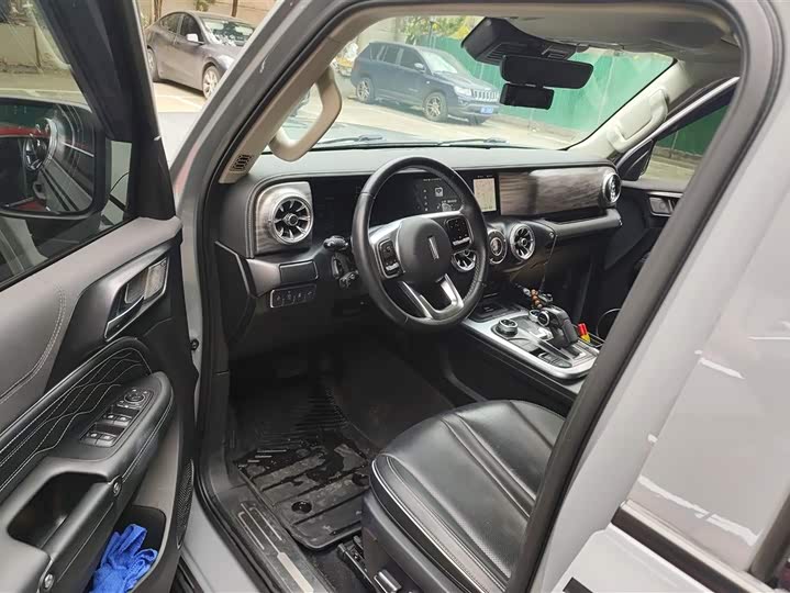 Фото 9 - Tank 300