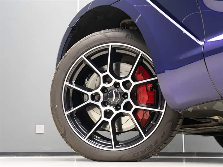 Фото 5 - Aston Martin DBX