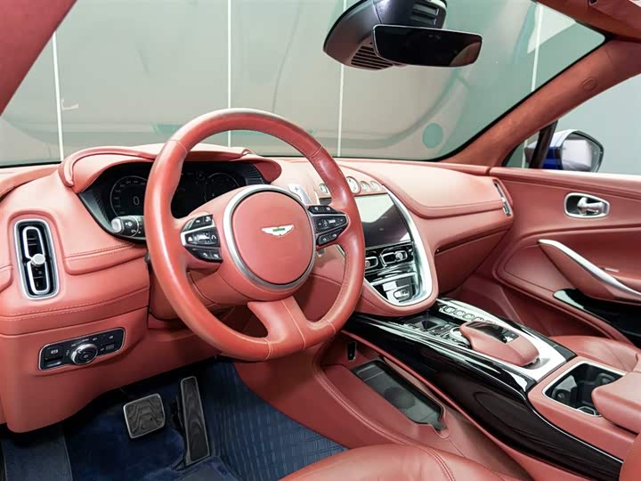 Фото 9 - Aston Martin DBX