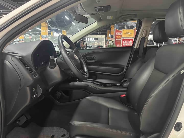 Фото 4 - Honda Vezel