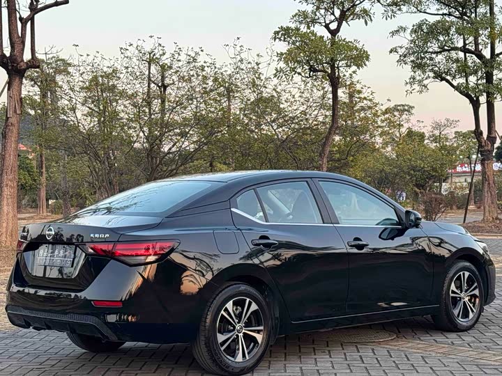 Фото 4 - Nissan Sylphy