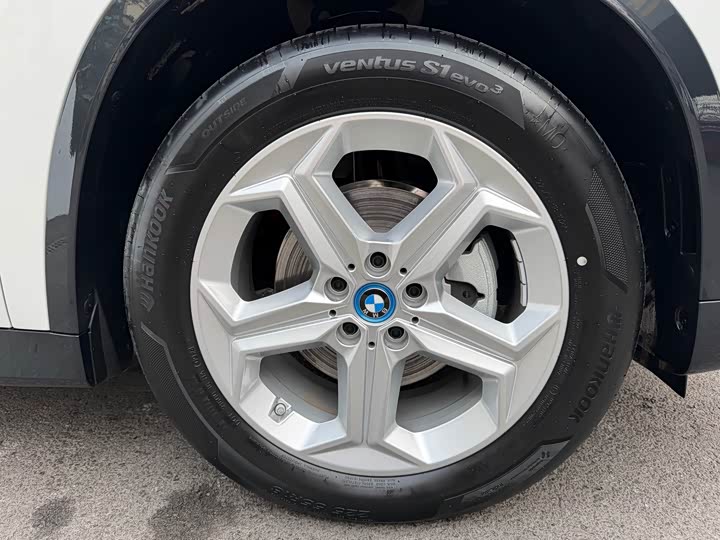 Фото 4 - BMW iX1