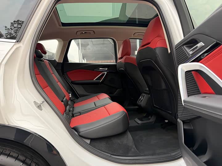 Фото 6 - BMW iX1